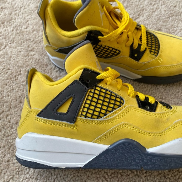 Jordan Retro Kids Size 2Y - Picture 4 of 11